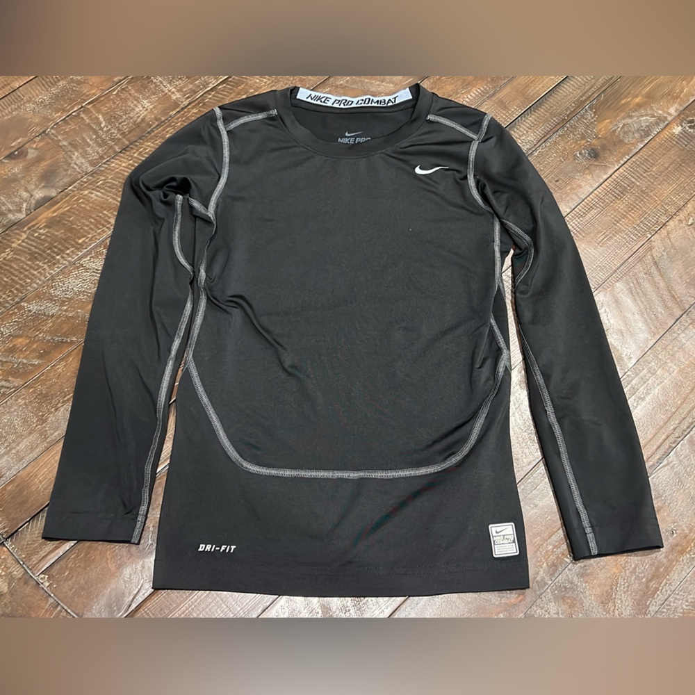 Nike long sleeve layer shirt